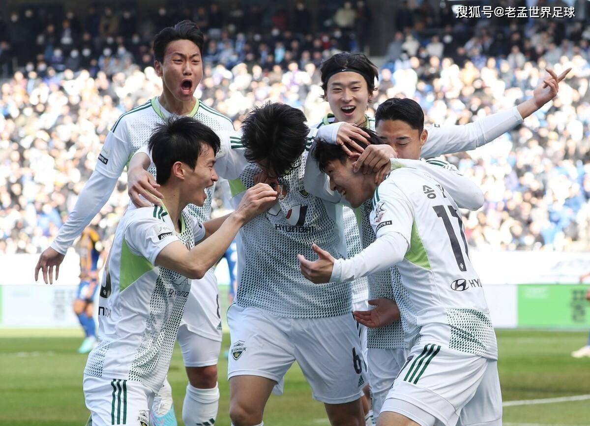 关于皇马今日表现抢眼，泰山整场无解，教练赛后亲自拥抱的信息